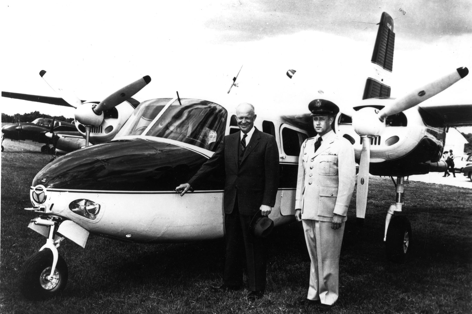 Commander air sales force one
