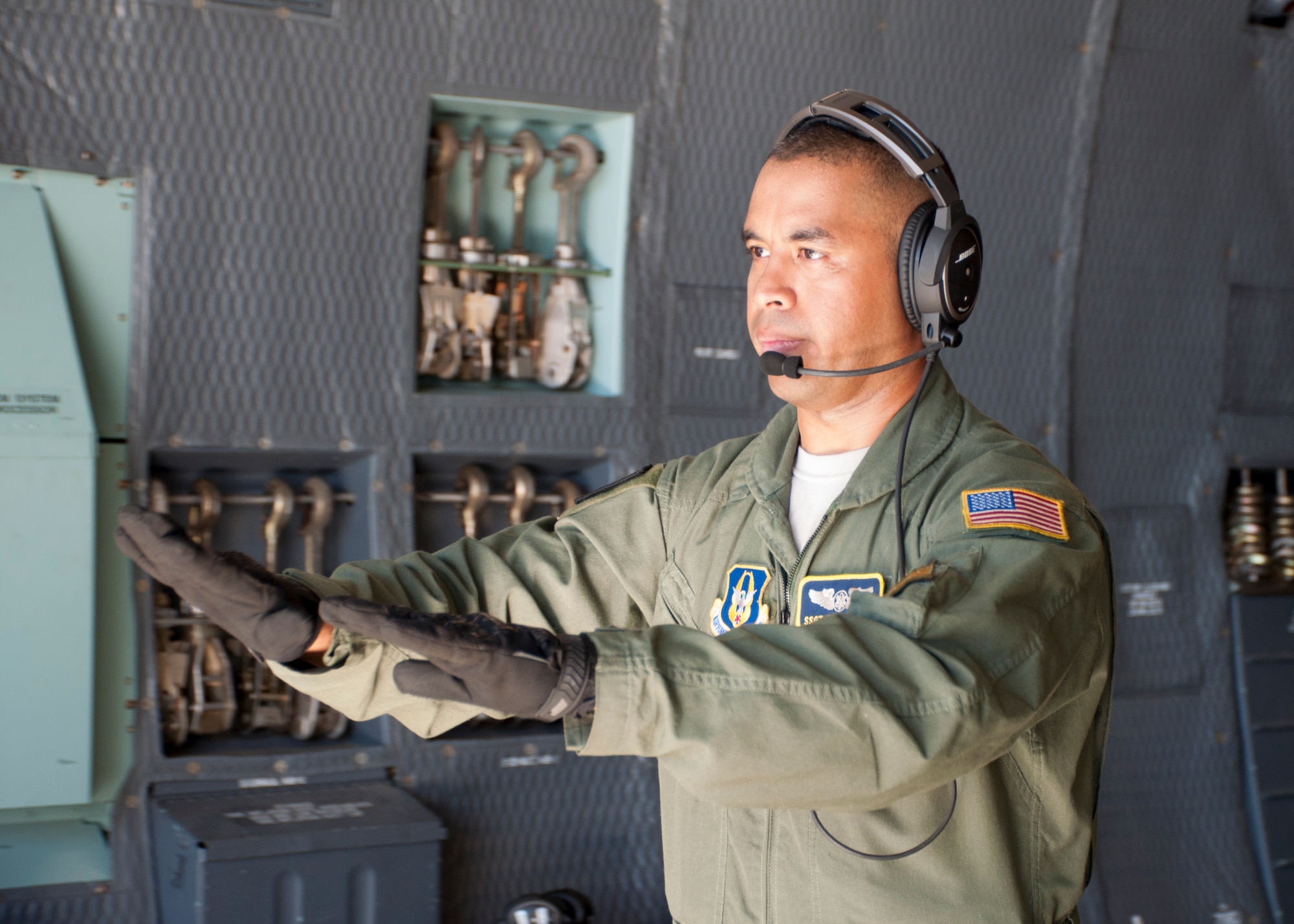 TRAVIS AIR FORCE BASE, Calif. -- Citizen AIrmen and Citizen Soldiers sharpened their skills during the 349th Air Mobility Wing's latest Air Force Specialty Code training weekend Sept. 26, 2015 at Travis Air Force Base, Calif. Held periodically throughout the year, AFSC training weekends provide Reservists hands-on qualification and proficiency training. (U.S. Air Force photo/Master Sgt. Rachel Martinez/Released)