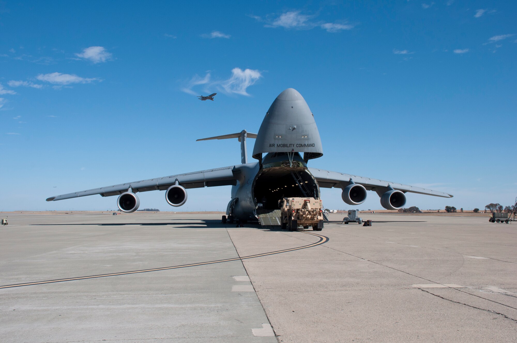 TRAVIS AIR FORCE BASE, Calif. -- Citizen AIrmen and Citizen Soldiers sharpened their skills during the 349th Air Mobility Wing's latest Air Force Specialty Code training weekend Sept. 26, 2015 at Travis Air Force Base, Calif. Held periodically throughout the year, AFSC training weekends provide Reservists hands-on qualification and proficiency training. (U.S. Air Force photo/Master Sgt. Rachel Martinez/Released)