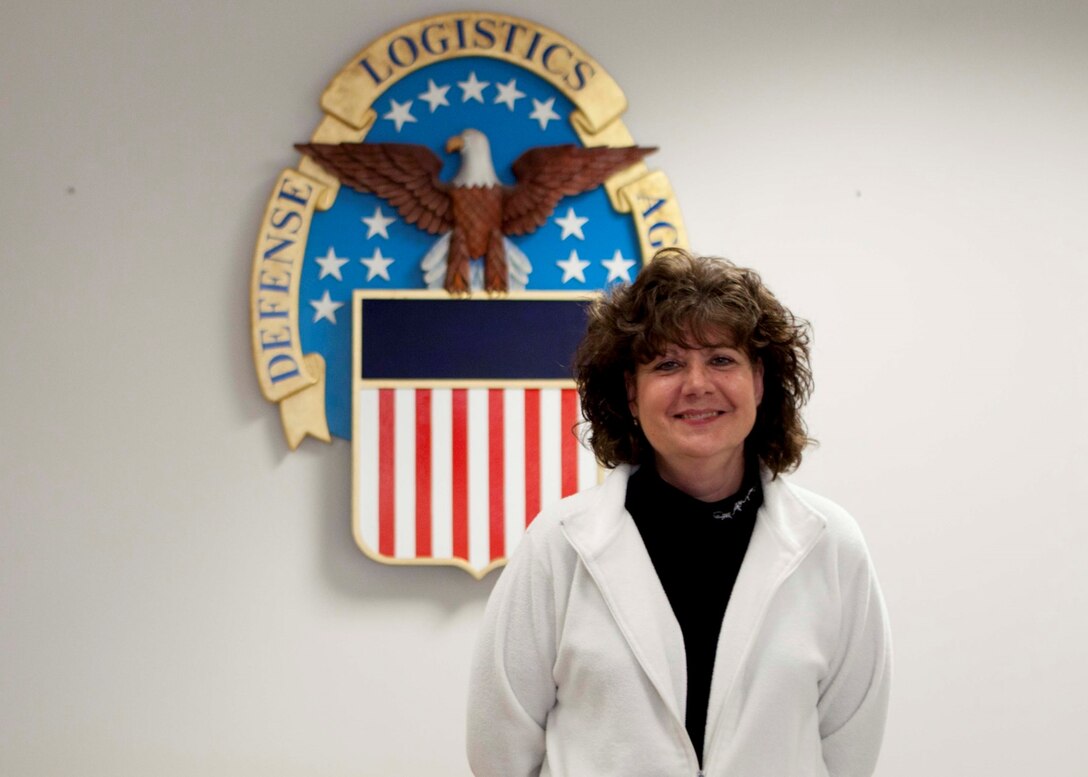 Diane Skinnell, acquisition project officer at Defense Logistics Agency Distribution headquarters, has received the Global Distribution Excellence: Acquisition Civilian of the Year award for her outstanding customer support and expert knowledge.