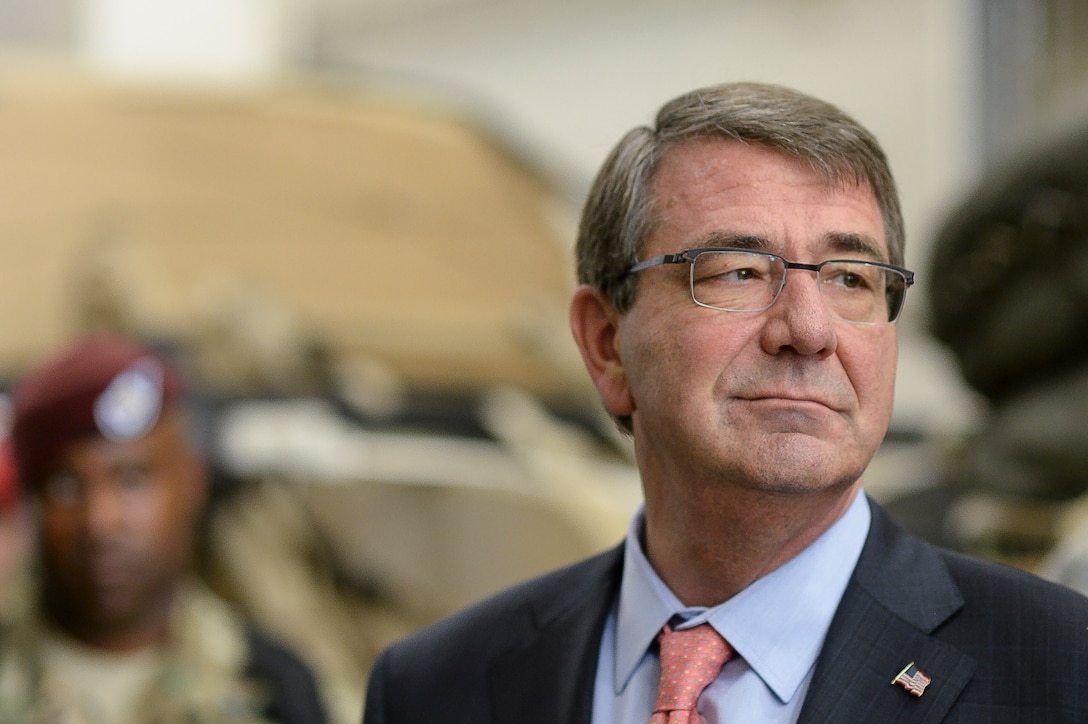 Defense Secretary Ash Carter tours facilities at Fort Bragg, N.C., July 11, 2015. DoD photo by Petty Officer 2nd Class Sean Hur