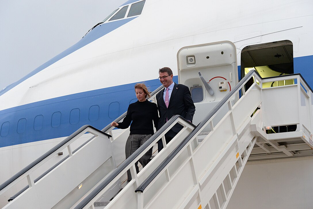 U.S. Defense Secretary Ash Carter and his wife, Stephanie, arrive in Madrid, Oct. 4, 2015. Carter is on a five-day trip to Spain, Italy, Belgium and the United Kingdom, where he will visit troops, meet with defense counterparts and attend the NATO Defense Ministerial Conference. DoD photo by U.S. Army Sgt. 1st Class Clydell Kinchen

