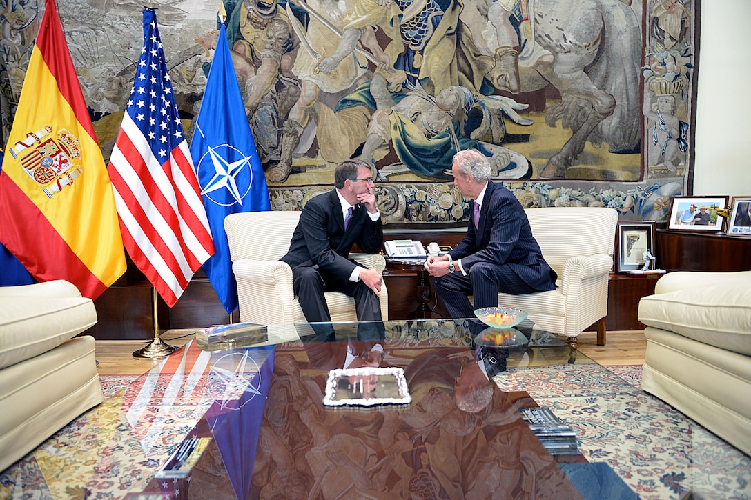 U.S. Defense Secretary Ash Carter, left, meets with Spanish Defense Minister Pedro Morenes in Madrid, Oct. 5, 2015. DoD photo by U.S. Army Sgt. 1st Class Clydell Kinchen