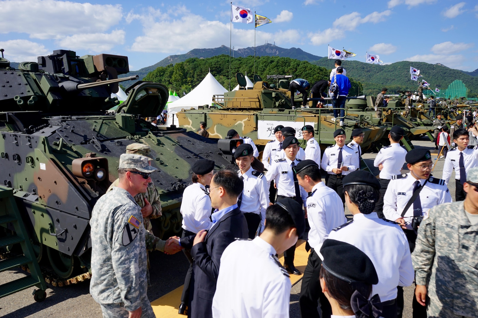 South Korean cadets get a close up look at a U.S. Bradley Fighting Vehicle at the 2015 Republic of Korea Ground Forces Festival in Gyeryong, South Korea Oct. 2, 2015.
