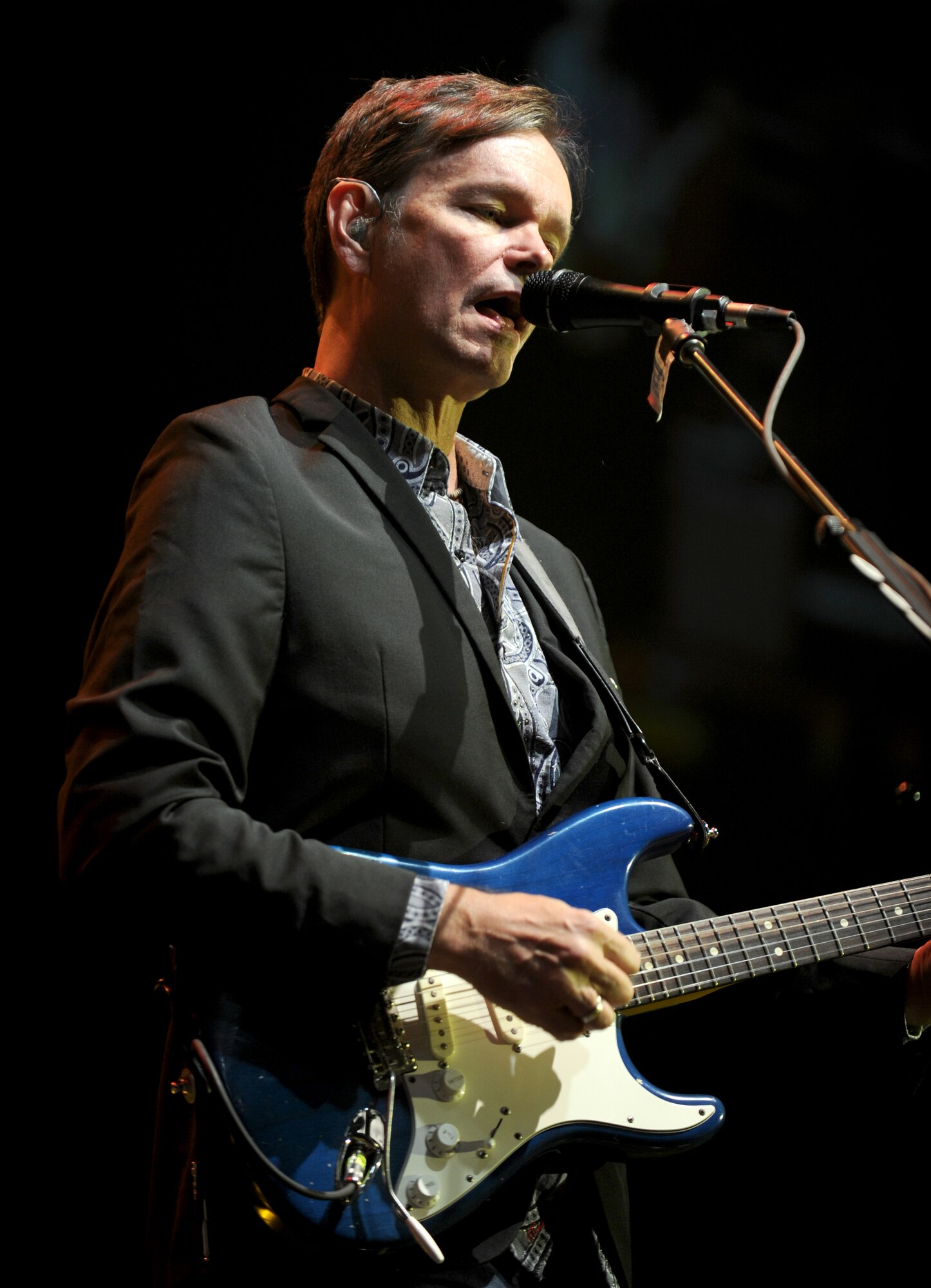 Scott Totten performs at Norsk Høstfest festival at Minot, N.D. Oct. 3, 2015. Totten was performing with the Beach Boys who have been together since the 1960s and were performing at the festival during Military Appreciation Day.(U.S. Air Force photo by Staff Sgt. Chad Trujillo)