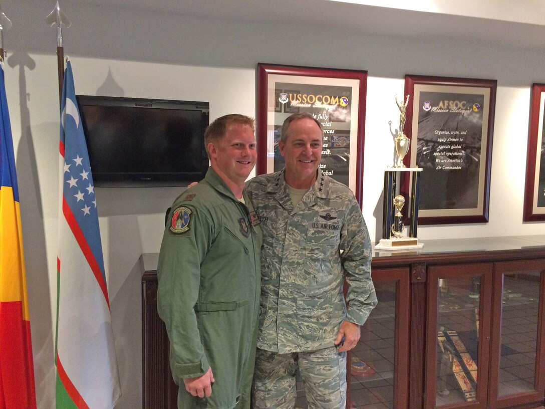 Maj. Brandon Brown, a 5th Special Operations Squadron pilot, poses for a photo with Air Force Chief of Staff Gen. Mark A. Welsh III Sept.30 at Hurlburt Field, Fla.  Welsh and Chief Master Sgt. of the Air Force James A. Cody visited Hurlburt Sept. 28-30 for several roundtable discussions and an all call with Hurlburt and Duke Field Airmen.  (Courtesy photo) 