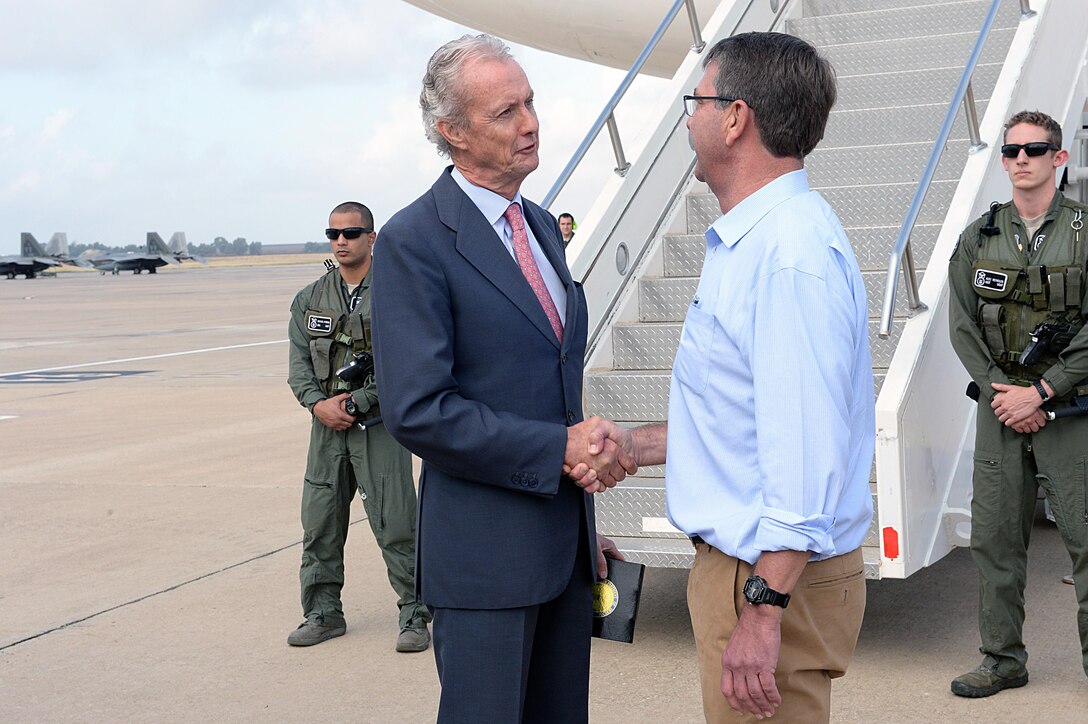 U.S. Defense Secretary Ash Carter, right, bids farewell to Spanish Defense Minister Pedro Morenes on Morón Air Base, Spain, Oct. 6, 2015. DoD photo by U.S. Army Sgt. 1st Class Clydell Kinchen