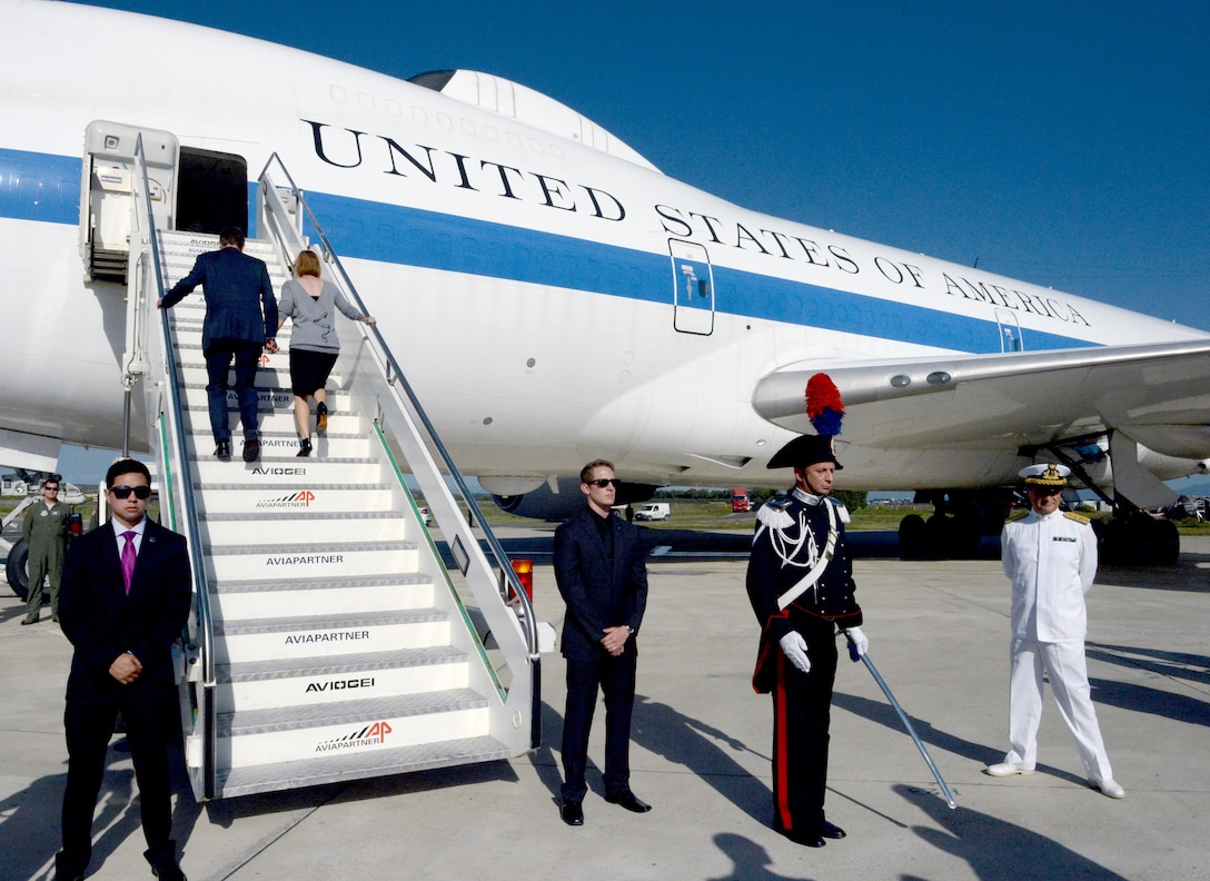 U.S. Defense Ash Carter and his wife, Stephanie, depart Rome, Oct. 7, 2015. Carter is on a five-day trip to Europe to attend the NATO Defense Ministerial Conference in Brussels, and meet with counterparts in Spain, Italy and the United Kingdom. DoD photo by U.S. Army Sgt. 1st Class Clydell Kinchen