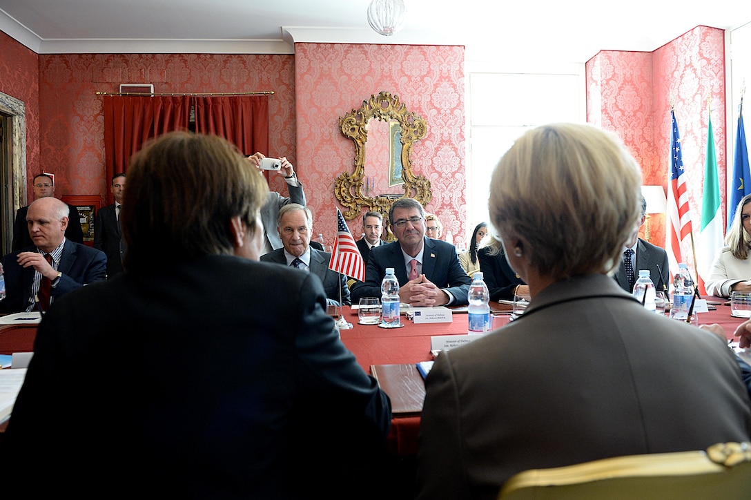 U.S. Defense Secretary Ash Carter, center, and Italian Defense Minister Roberta Pinotti, right foreground, meet at the Quirinal Palace in Rome, Oct. 7, 2015. Carter is on a five-day trip to Europe to attend the NATO Defense Ministerial Conference in Brussels, and meet with counterparts in Spain, Italy and the United Kingdom. DoD photo by U.S. Army Sgt. 1st Class Clydell Kinchen