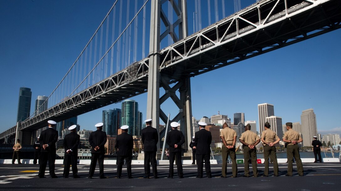 Marines and Sailors man the rails of the USS Somerset as they enter the San Francisco Bay for the 35th Annual San Francisco Fleet Week, Oct. 5, 2015. SFFW '15 is a week-long event that blends a unique training and education program bringing together key civilian emergency responders and Naval crisis-response forces to exchange best practices focused on humanitarian assistance disaster relief with particular emphasis on defense support to civil authorities. (U.S. Marine Corps photo by Pfc. Devan K. Gowans/Released)