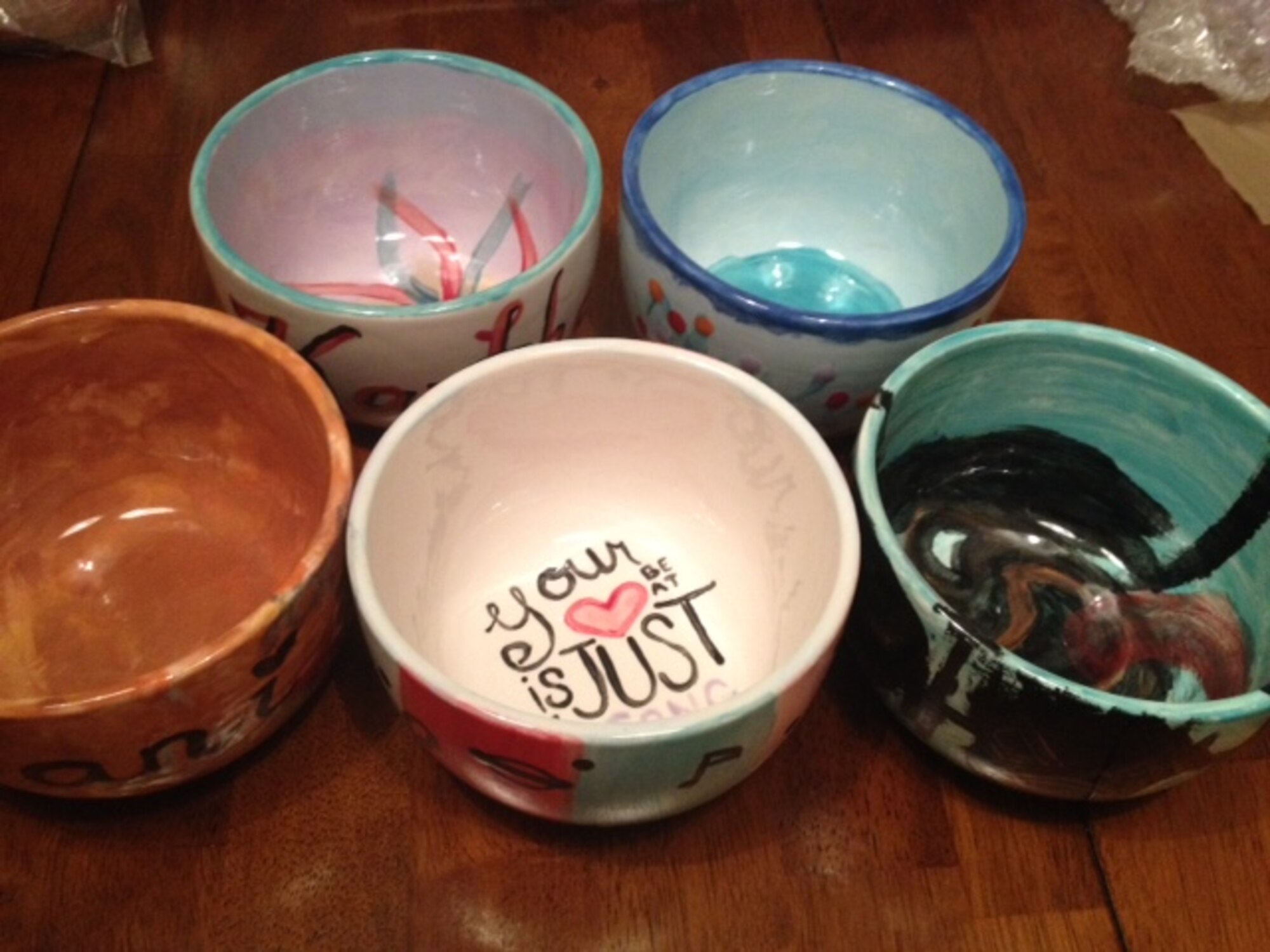 Ceramic bowls crafted by U.S. Air Force Tech. Sgt. Kent Umiat, 23d Aircraft Maintenance Squadron, and his family dry after a Recharge for Resiliency event, Sept. 17, 2015, at Moody Air Force Base, Ga. Umiat and his family attended the events to spend time together prior to an upcoming deployment. (Courtesy photo)