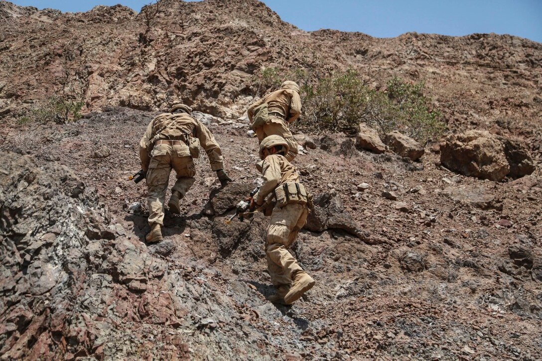 ARTA TRAINING RANGE, Djibouti (Oct. 4, 2015) U.S. Marines with the 15th Marine Expeditionary Unit practice patrolling techniques during a desert survival and tactics course with the French 5th Overseas Combined Arms Regiment (RIAOM). Elements of the 15th MEU trained with the 5th RIAOM in Djibouti in order to improve interoperability between the MEU and the French military. (U.S. Marine Corps photo by Sgt. Steve H. Lopez/Released)