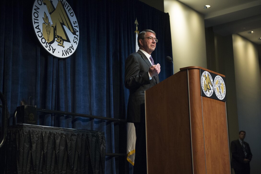 Defense Secretary Ash Carter provides remarks at the Association of the U.S. Army sustaining member luncheon in Washington, D.C.,  Oct. 14, 2015. DoD photo by Senior Master Sgt. Adrian Cadiz