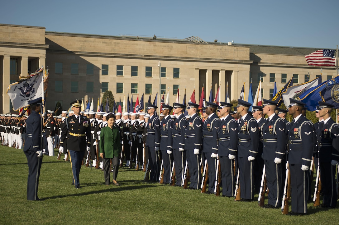 South Korean President Park Geun-hye reviews a U.S. honor guard as she is welcomed to the Pentagon by U.S. Defense Secretary Ash Carter, not shown, Oct. 15 , 2015. DoD photo by U.S. Air Force Senior Master Sgt. Adrian Cadiz

