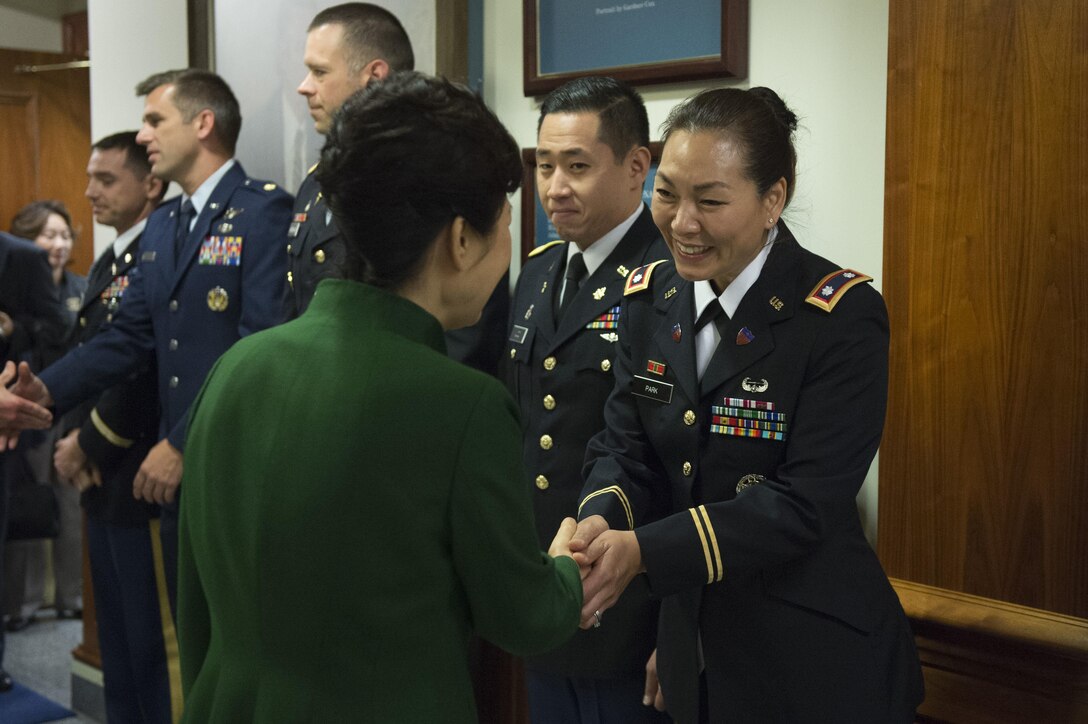 South Korean President Park Geun-hye exchanges greetings with U.S. service members as she visits the Pentagon to meet with U.S. Defense Secretary Ash Carter, Oct. 15, 2015. DoD photo by U.S. Air Force Senior Master Sgt. Adrian Cadiz