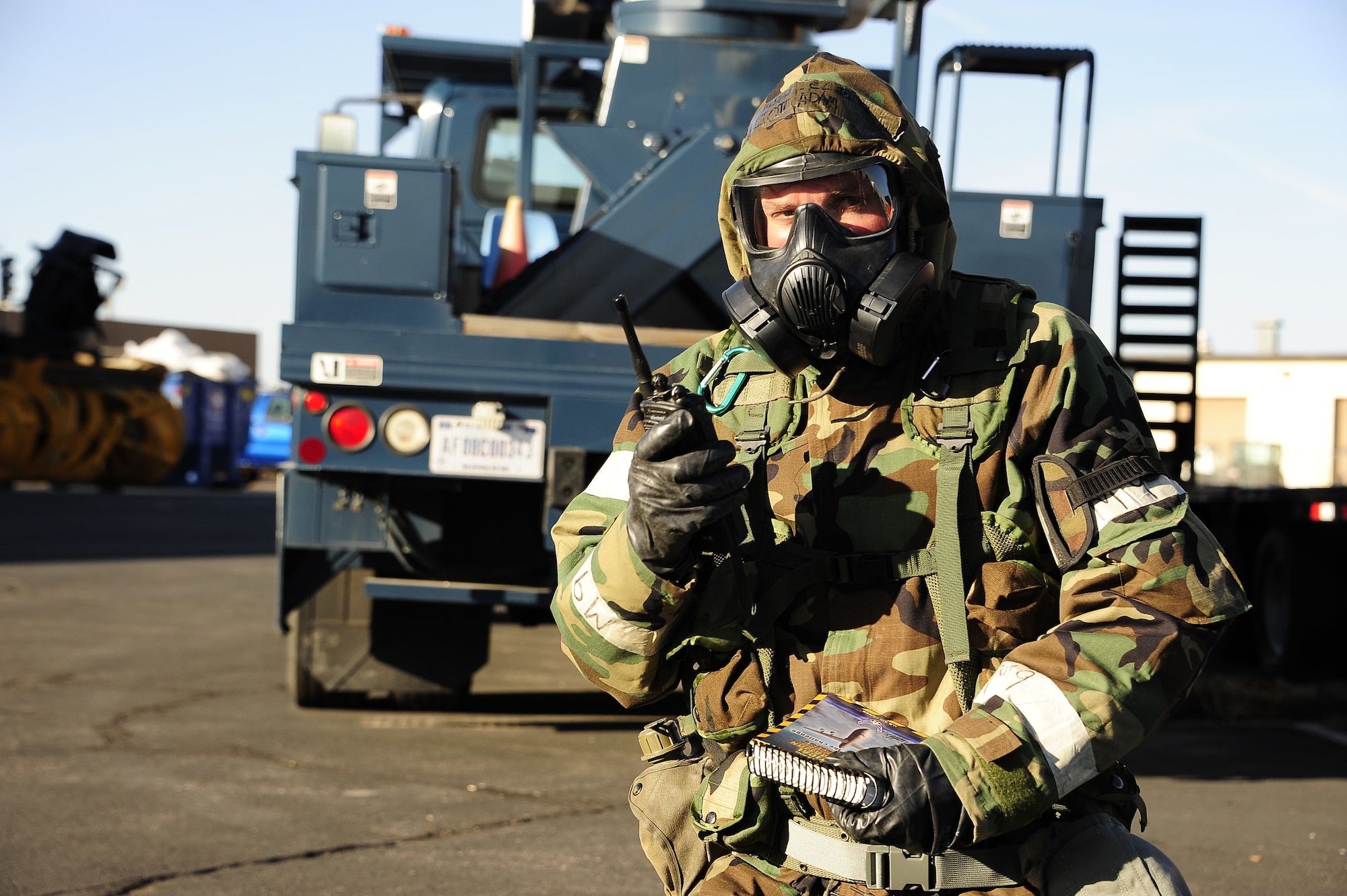 Colorado Air National Guard Staff Sgt. Darrell Linkus, EOD operator, 140th Civil Engineer Squadron, conducts Post Attack Reconnaissance sweeps at Buckley Air Force Base, Colo., Oct. 17, 2015. The 140th Wing is conducting a four-day wartime readiness inspection as part of the new Air Force Inspection System to assess the wing's ability to perform their combat missions. (U.S. Air National Guard photo by Tech. Sgt. Nicole Manzanares)