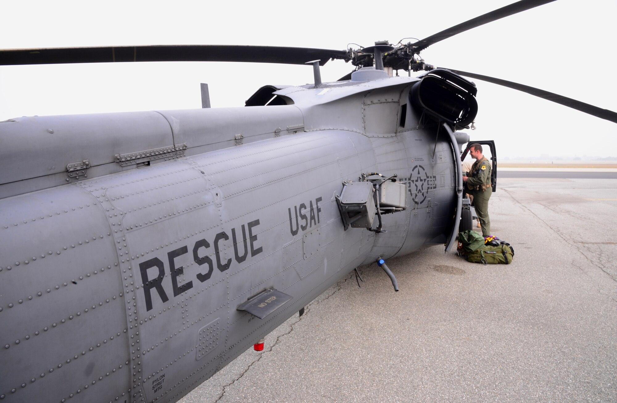 A U.S. Air Force HH-60 Pavehawk from the 33rd Rescue Squadron prepares for takeoff Oct. 16, 2015, at Osan Air Base, Republic of Korea. The helicopter from Kadena Air Base, Japan, and its crew are participating in Exercise Pacific Thunder 15-02. Exercise Pacific Thunder replicates scenarios designed to train crews to execute and validate tactics, techniques and procedures, as well as integrate with combined air and command and control assets. (U.S. Air Force photo by Staff Sgt. Benjamin Sutton)