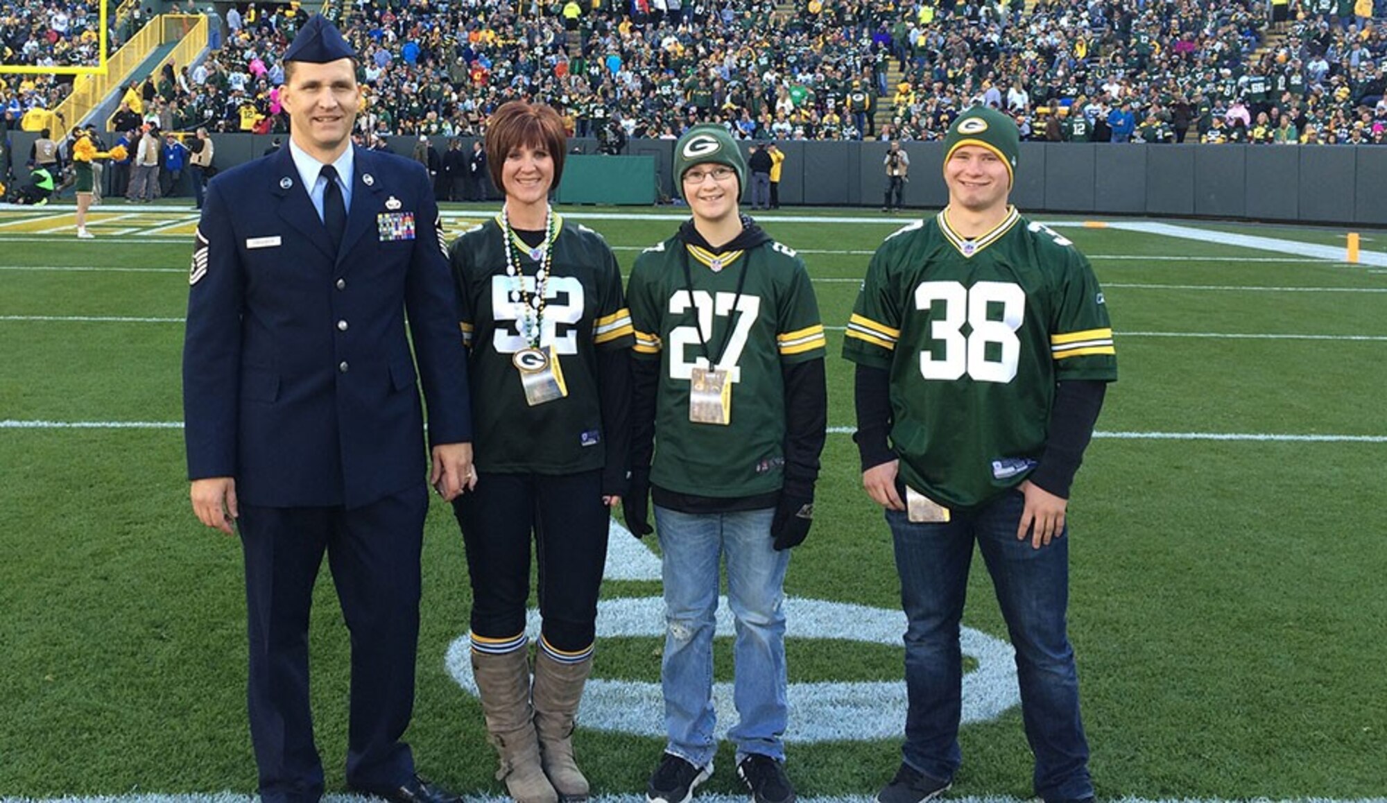 The Green Bay Packers and Arise Health Plan paid special tribute to Master Sgt. Will Frederick and his family during Sunday’s Packers-Chargers game for ‘Operation Fan Mail.’

Frederick, originally from Beaver Dam, Wis., has served in the U.S. Air Force for 23 years. He entered service in 1992 after the Gulf War, and has been stationed at multiple bases as a fuels management technician. Throughout his career, he has deployed in support of multiple contingency and humanitarian operations to Japan, Korea, Guam, Germany, Italy and Spain. 

Currently, Frederick is the fuels management superintendent, non-commissioned officer in charge, at the 934th Airlift Wing in Minneapolis. He has received several awards during his time in the service, including contingency medals for the Global War on Terrorism and outstanding community service medals, and was named 2012 Air Force Reserve and Air Reserve Component “Fuels Management Technician of the Year.” (Courtesy photo)
