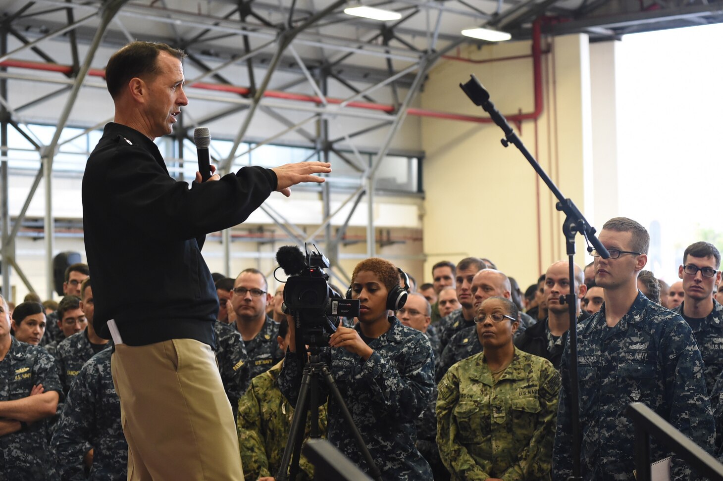 CNO Identifies 4 Core Attributes to Guide Navy Leaders > United States ...