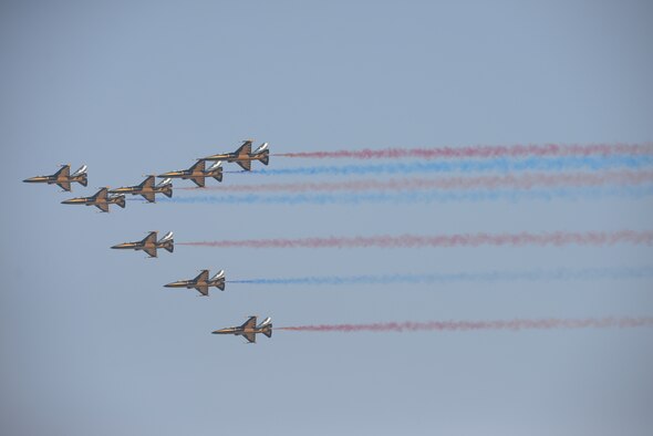 The Republic of Korea Air Force’s 53rd Air Demonstration Group, nicknamed Black Eagles, performed several aeronautic stunts during the media day of the biennial Seoul International Aerospace and Defense Exhibition held at Seoul Airport, Republic of Korea, Oct. 19, 2015. Air power is a key component of the ROK-US Alliance in providing security and maintaining the stability in Korea and the Northeast Asia region. (U.S. Air Force photo/Staff Sgt. Amber Grimm)