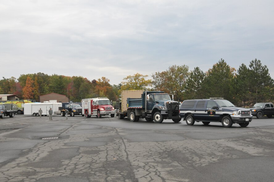 The 109th Fire Department's urban search and rescue team and 109th Vehicle Maintenance Flight convoyed to Camp Smith, New York, meeting up with the 106th Rescue Wing and 105th Airlift Wing to conduct a joint search and rescue training exercise Oct. 20, 2015. The 109th USAR team, the lead within the New York Air National Guard, is currently the only self-sufficient fully capable mobile unit in the Air National Guard. (U.S. Air National Guard photo by Master Sgt. William Gizara/Released)