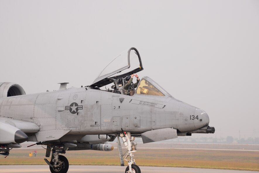 A pilot taxis an A-10 Thunderbolt II along the runway of Osan Air Base, Republic of Korea Oct. 16, 2015. A-10s from the 25th Fighter Squadron participated in the combat search and rescue exercise Pacific Thunder 15-02. Exercise Pacific Thunder brought together U.S. forces from the Air Force, Marines, and units from the Republic of Korea air force to practice air combat and CSAR by focusing on enhancing interoperability and combat readiness of the military alliance across the Korean Peninsula. (U.S. Air Force photo by Staff Sgt. Benjamin Sutton)