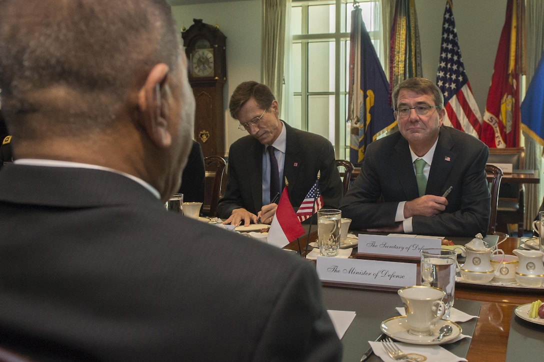 U.S. Defense Secretary Ash Carter meets with Indonesian Defense Minister Ryamizard Ryacudu at the Pentagon, Oct. 26, 2015. DoD photo by U.S. Air Force Senior Master Sgt. Adrian Cadiz 