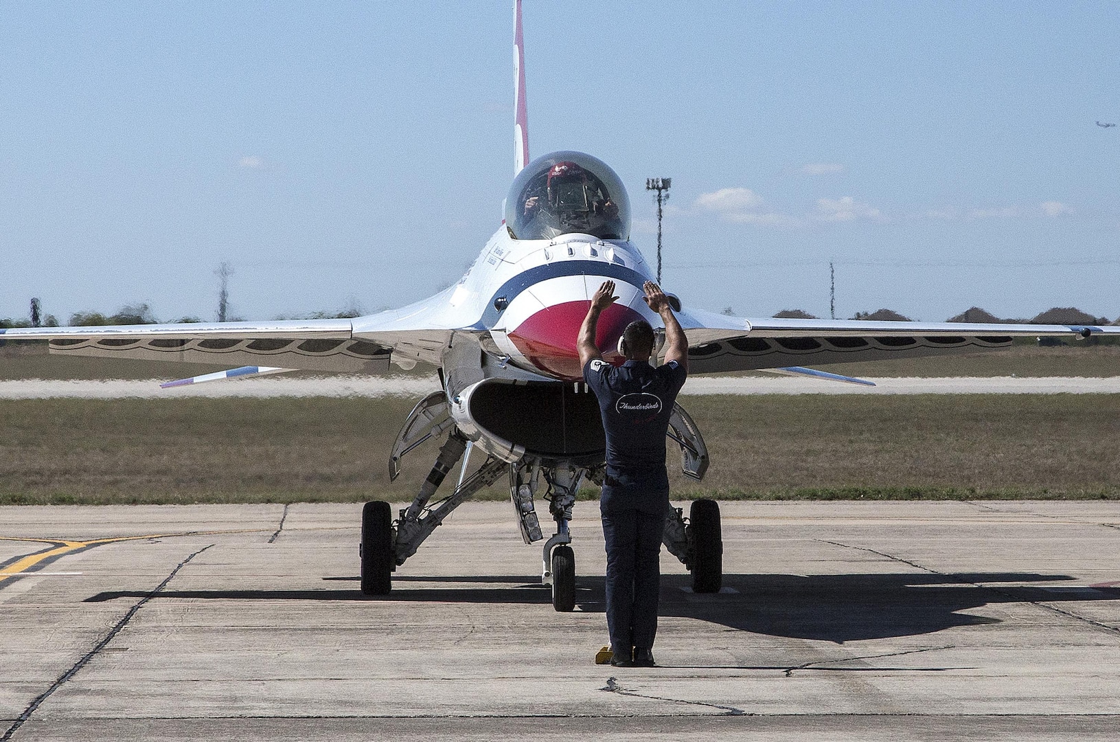 Thunderbirds touch down at JBSA-Randolph for air show > Joint Base San ...