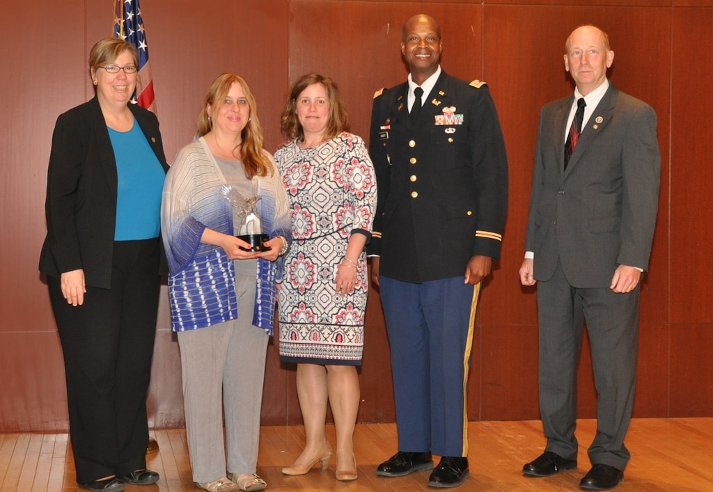 Courtney McCathern recently received the Distinguished Government Service Award from the New York City Federal Executive Board for her dedication and commitment to public service at a formal ceremony in Lower Manhattan. 