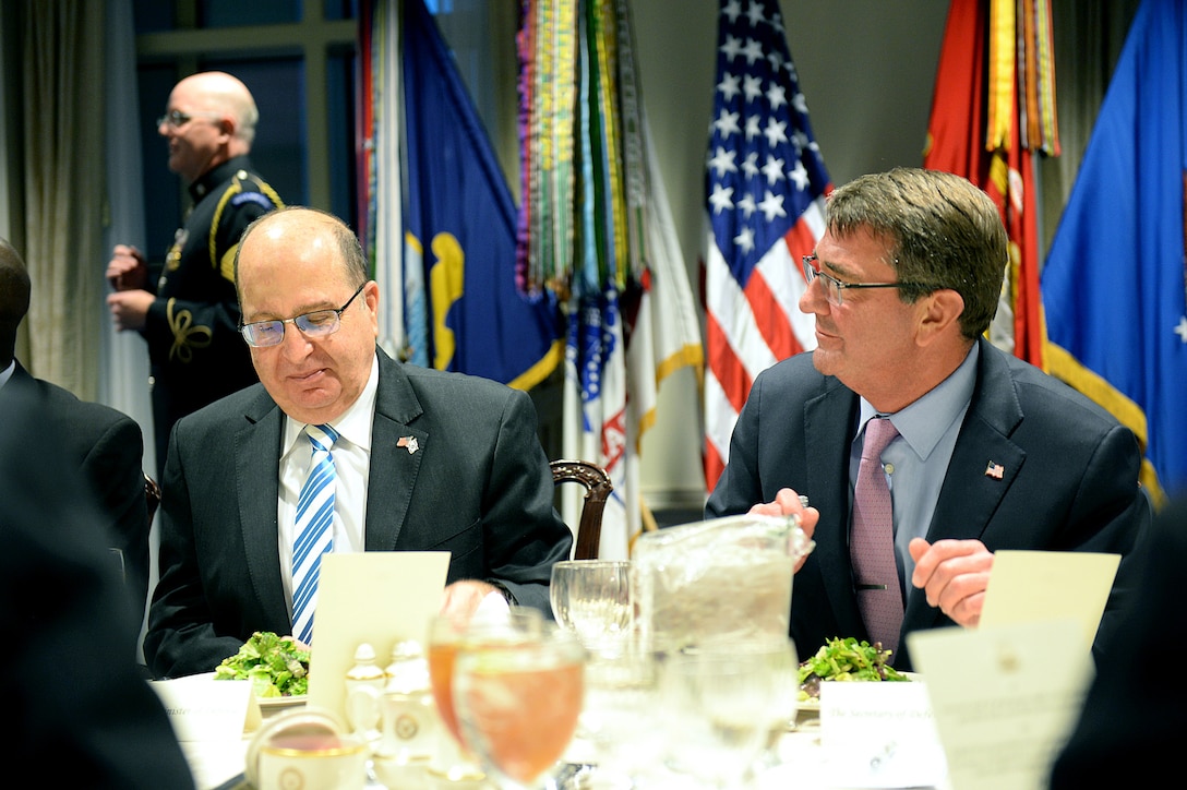 U.S. Defense Secretary Ash Carter and Israeli Defense Minister Moshe Yaalon talk during a working dinner at the Pentagon, Oct. 27, 2015. DoD photo by U.S. Army Sgt.1st Class Clydell Kinchen