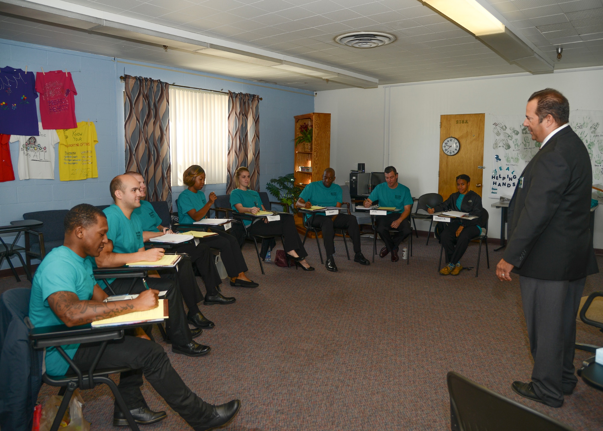 Detective John Amis, L.A. County Sheriff’s Department, addressed the victim advocates during a training day Oct. 21. (U.S. Air Force photo by Rebecca Amber)
