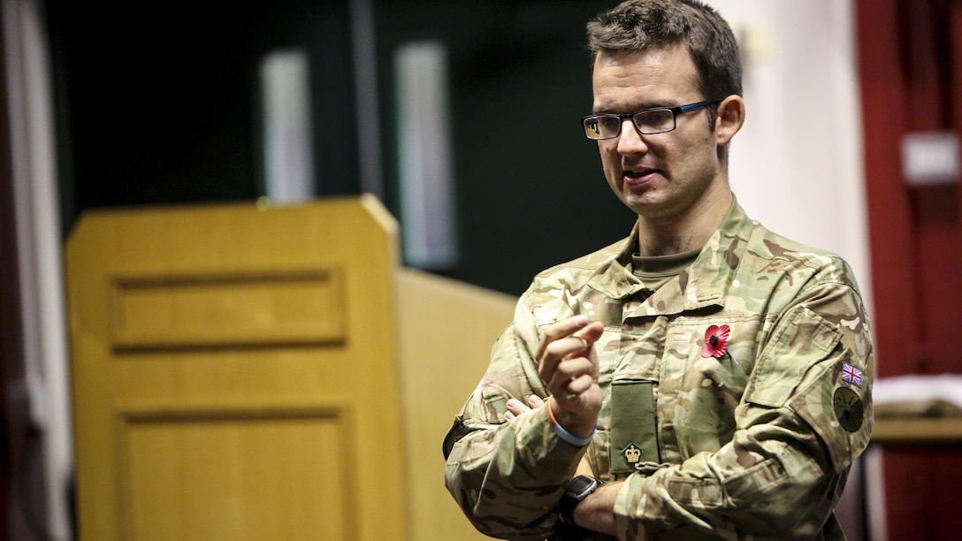 A British soldier briefs U.S. and U.K. forces before beginning Exercise Phoenix Odyssey II at the Edinburgh, U.K., Oct. 25, 2015. The exercise focuses on building military skills and increasing intelligence operational capabilities in preparation for potential real-world conflicts.