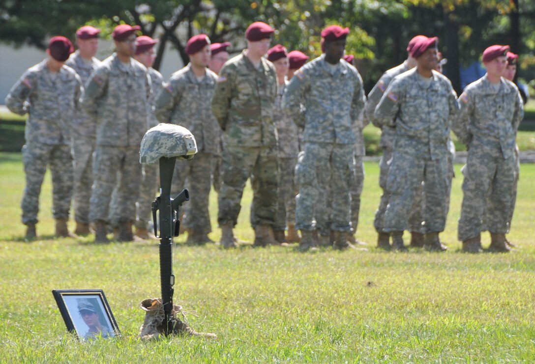 The Army Reserve’s 404th Civil Affairs Battalion (Airborne) held a memorial service to honor one of its own Sept. 13 at Sharp Field on Joint Base McGuire-Dix-Lakehurst, N.J. Spc. Carlos Del Castillo, a Soldier with the 404th’s Bravo Company, died Aug. 22 due to injuries sustained in a motor vehicle accident.