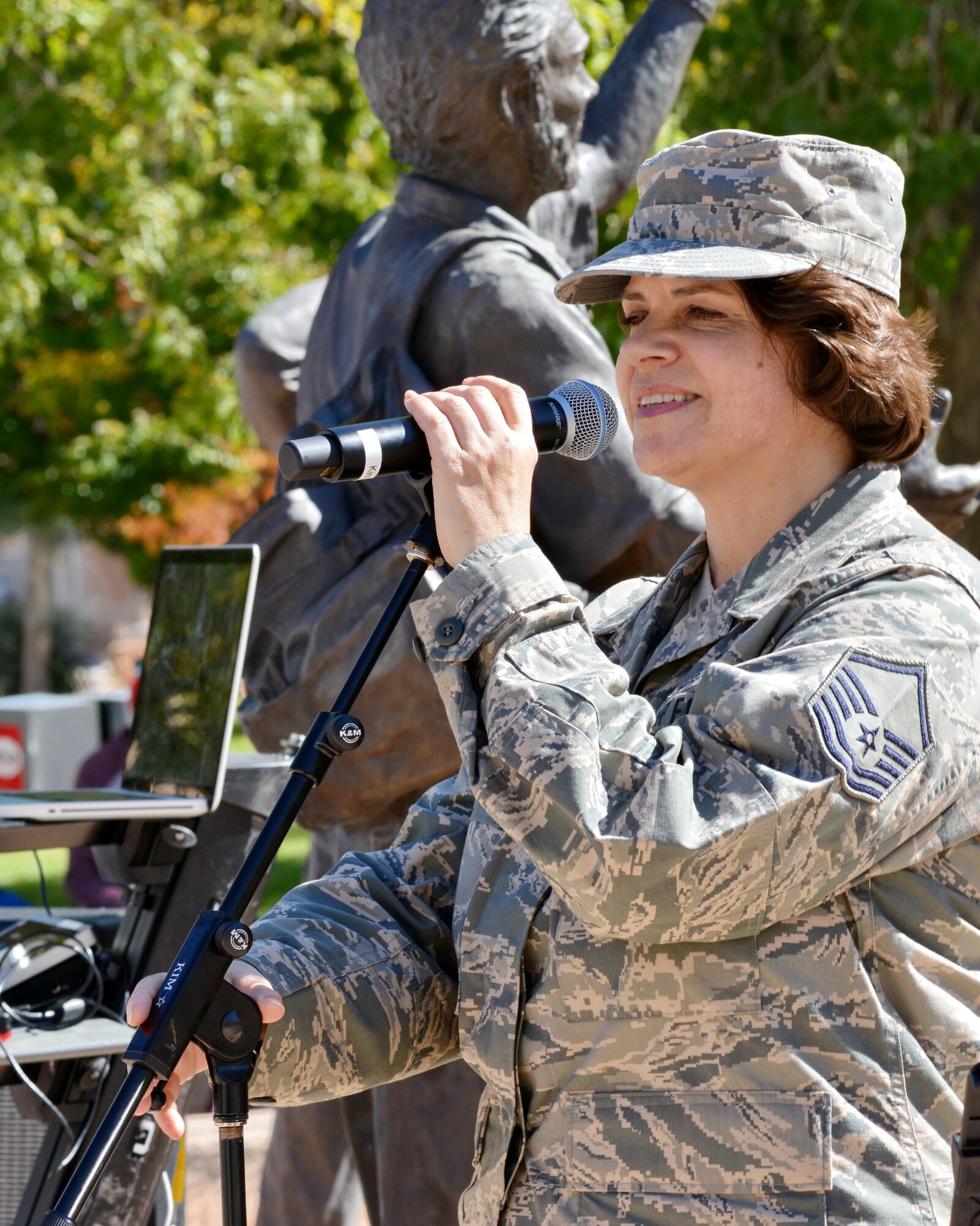 Master Sgt. Kimberly Lively of the U.S. Air Force Academy band Blue Steel performs at UNM Oct. 23. (Photo by Jamie Burnett)