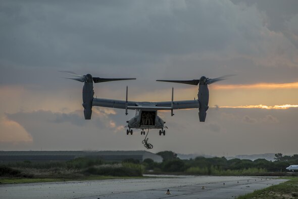A fast-rope falls to the ground from the back of a CV-22 Osprey, from the 352nd Special Operations Wing, to rapidly off-load commandos at Air Base 6 Montijo, Portugal, Oct. 27, 2015. Members of the 352nd SOW were working out of Air Base 6 in support of Trident Juncture, a NATO exercise involving 36,000 personnel from more than 30 Allied and Partner Nations to demonstrate NATO’s new increased level of ambition in joint modern warfare. (U.S. Air Force photo by 1st Lt. Chris Sullivan/Released)