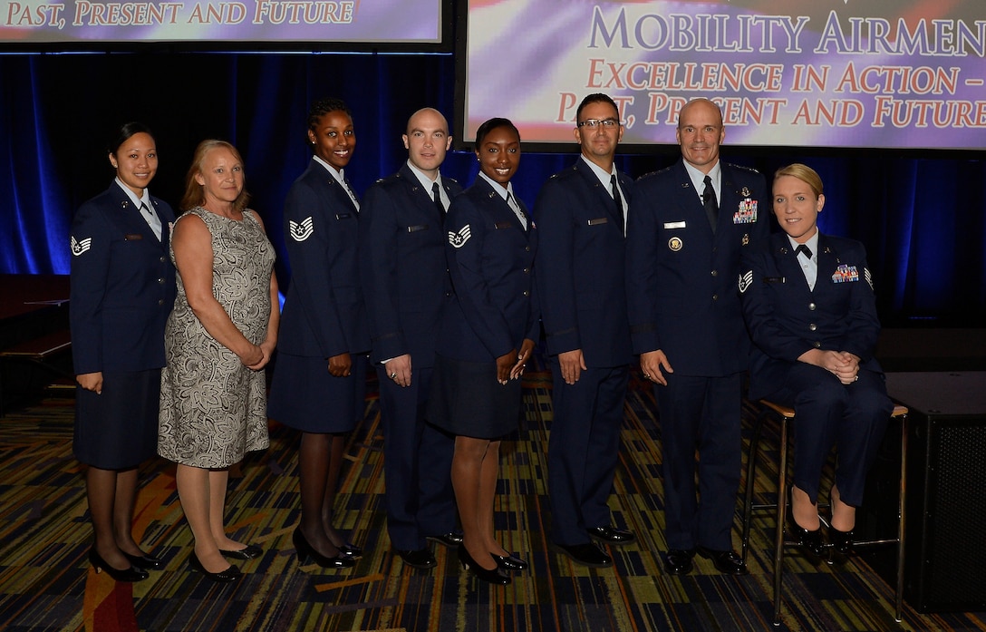 Gen. Carlton D. Everhart, Air Mobility Command commander, and attendees of the 47th Annual Airlift Tanker Association Convention and Technology Exposition and A/TA and AMC Symposium pose for a group photo after Gen. Everhart’s closing address in Orlando, Fla., Oct. 31, 2015. Each Airman played an integral part in providing Rapid Global Mobility. (U.S. Air Force photo by Staff Sgt. Shandresha Mitchell/Released)