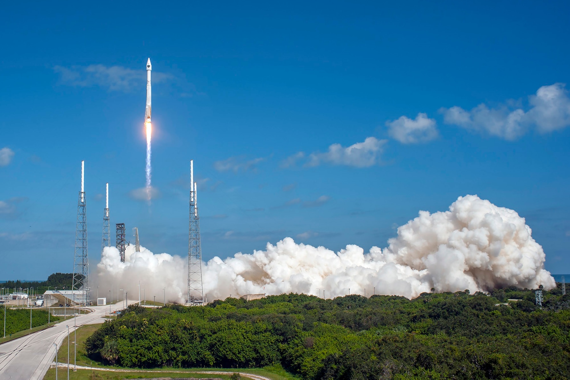 Cape Canaveral Air Force Station, Fla. (Oct. 31, 2015) – A United Launch Alliance (ULA) Atlas V rocket carrying the GPS IIF-11 mission lifted off from Space Launch Complex 41 at 12:13 p.m. EDT. (Photo by United Launch Alliance)
