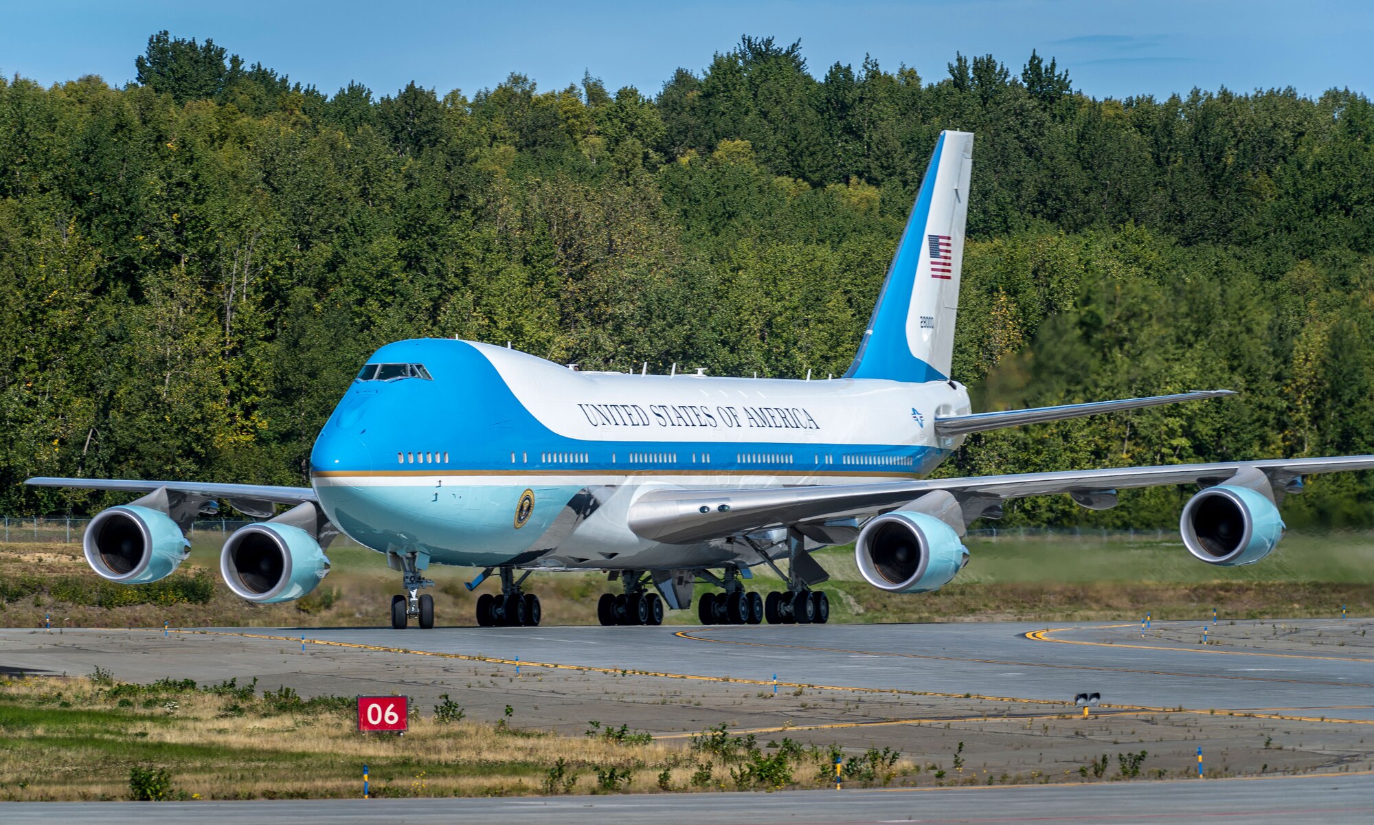 Air Force One, with President Barack Obama on board, taxis at Joint Base Elmendorf-Richardson, Alaska, Monday, Aug. 31, 2015. President Obama was the main speaker at a major event yesterday in Anchorage, Alaska, hosted by the U.S. Department of State entitled the Conference on Global Leadership in the Arctic: Cooperation, Innovation, Engagement and Resilience (GLACIER). GLACIER will focus the world’s attention on the most urgent issues facing the Arctic today and provide an unprecedented opportunity for foreign ministers and key stakeholders to define the region’s most crucial challenges; highlight innovative ways in which these challenges can be addressed at the local, national and international levels; and broaden global awareness of the impacts of Arctic climate change.  (U.S. Air Force photo/Justin Connaher)