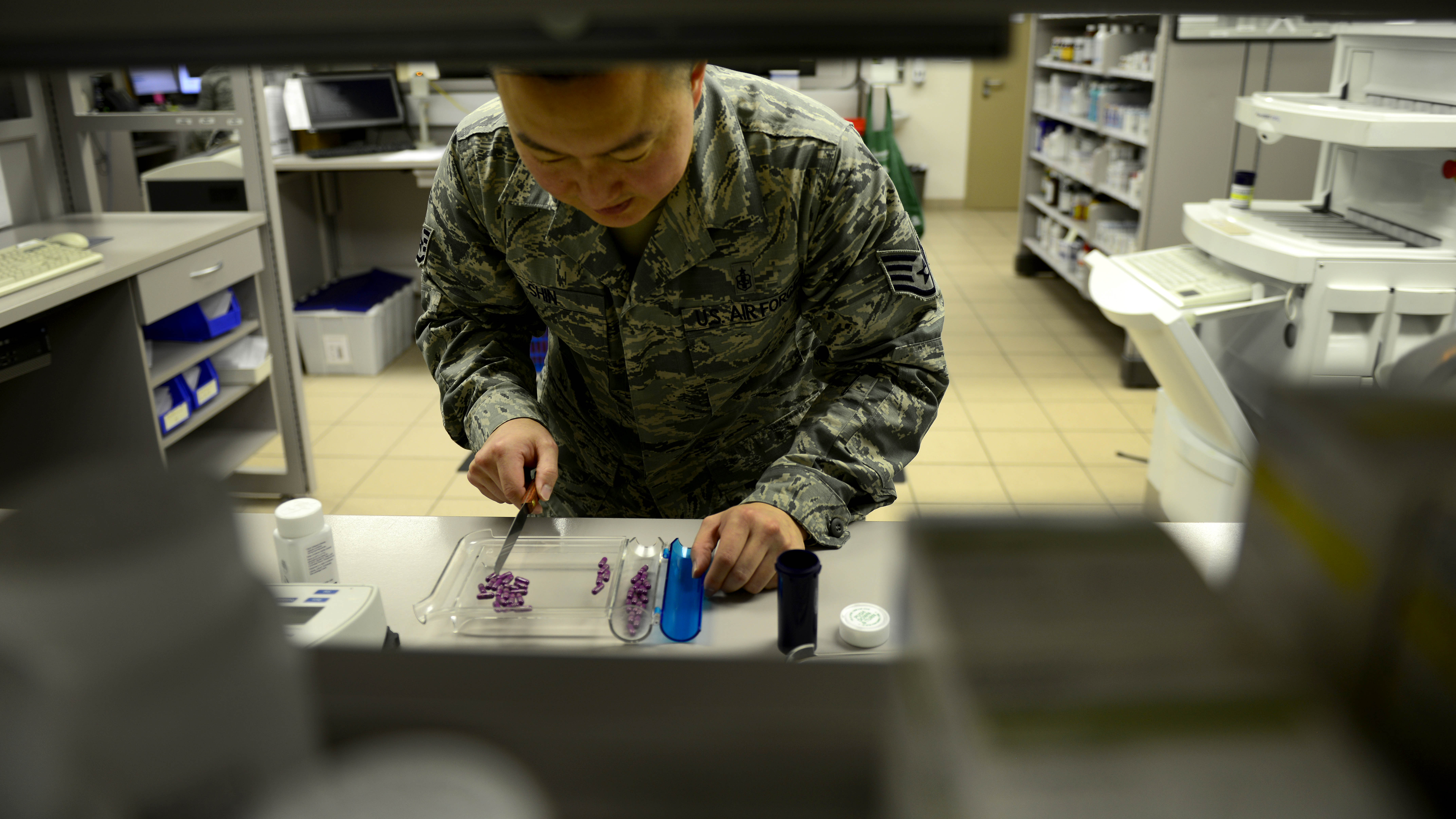 The Ultimate Salary Comparison Air Force Pharmacy Techs Vs Other Careers - 9qltjo7