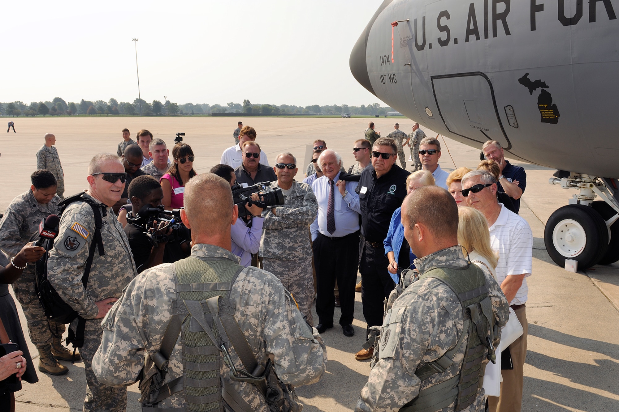 150902-Z-EZ686-057 – Members of Congress and their staff converse with Soldiers and Airmen of the Michigan National Guard during a tour of Selfridge Air National Guard Base, Sep. 2, 2015.  In an historic visit, seven members of Congress toured Selfridge ANGB to gain insight into the diverse missions, capabilities and the future potential of the base.  (Air National Guard Photo by Master Sgt. David Kujawa/Released)