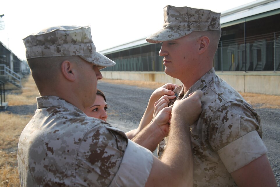 4th MCD Marine gets promoted > 4th Marine Corps District > News Article ...