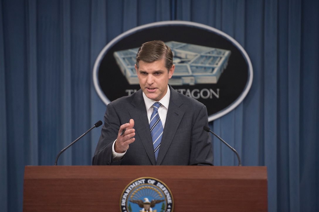 Pentagon Press Secretary Peter Cook briefs reporters at the Pentagon, Sept. 8, 2015. DoD photo by U.S. Air Force Senior Master Sgt. Adrian Cadiz