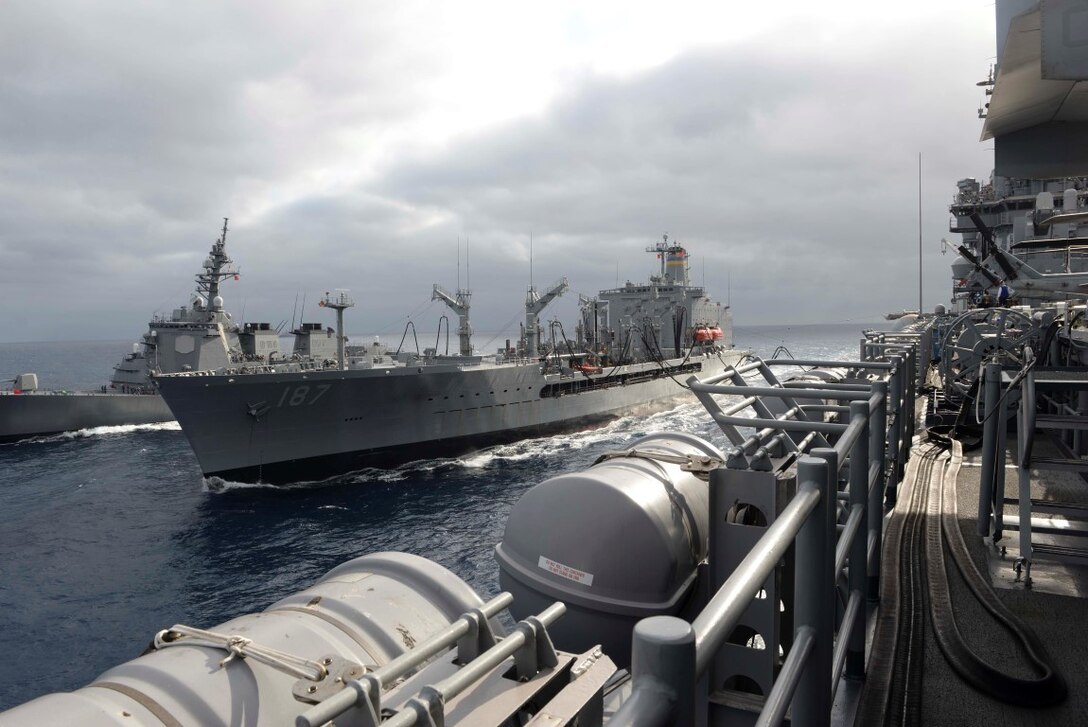 150904-N-OQ305-010 PACIFIC OCEAN (Sept. 4, 2015) The USNS Henry J. Kaiser (T-AO 187) refuels the amphibious assault ship USS Boxer (LHD 4), and Japan Maritime Self-Defense Force ship JS Ashigara (DDG 178) during a replenishment at sea (RAS). Boxer is currently underway off the coast of Southern California participating in Dawn Blitz 2015 (DB-15). DB-15 is a multinational training exercise being conducted by Expeditionary Strike Group 3 (ESG-3) and 1st Marine Expeditionary Brigade (1st MEB) to build U.S., Japan, Mexico and New Zealand’s amphibious, and command and control capabilities through live, simulated and constructive military training activities. (U.S. Navy photo by Mass Communication Specialist 2nd Class Robert R. Sanchez/Released)