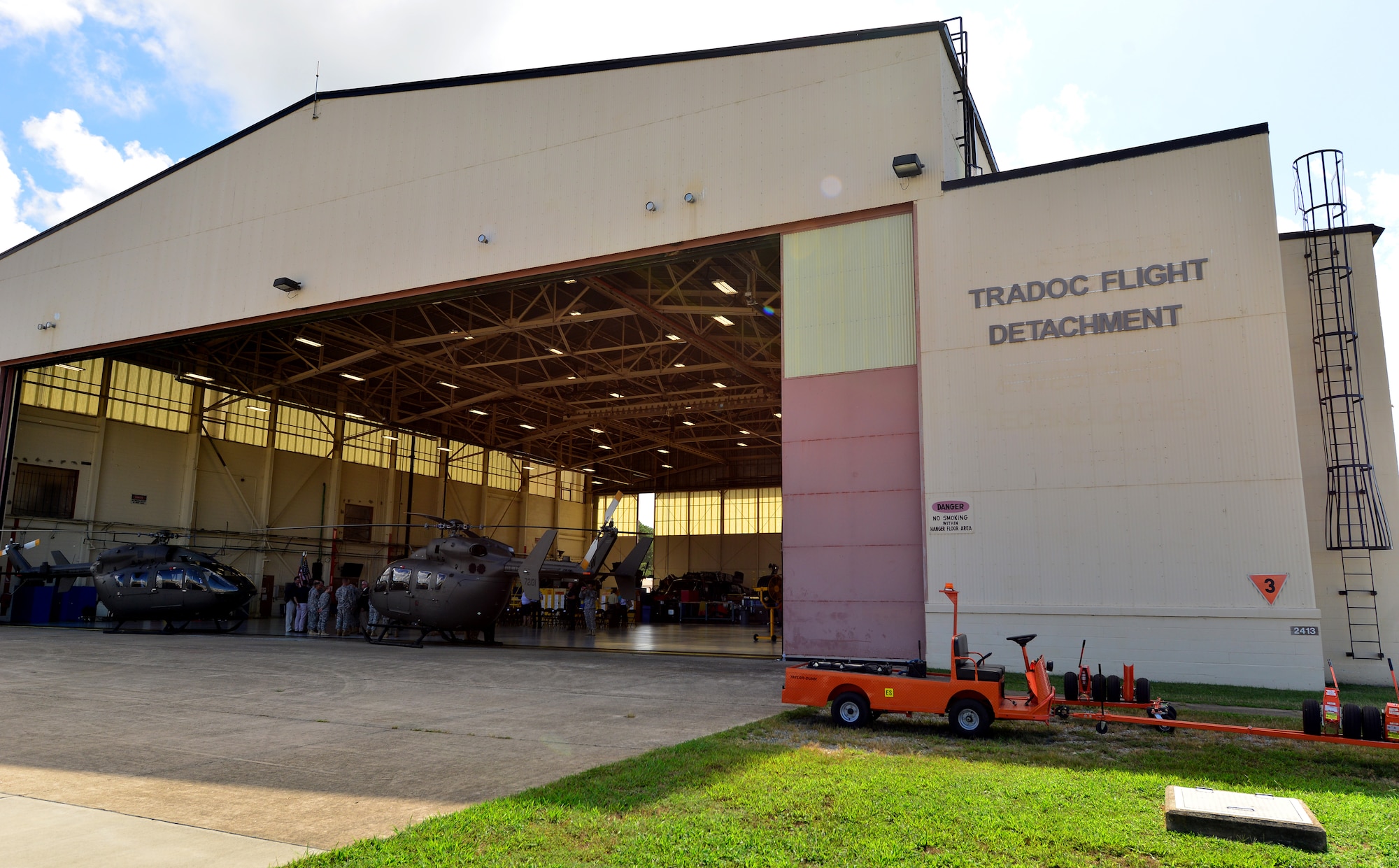 U.S. Army Training and Doctrine Command Flight Detachment members convene after the TFD’s deactivation ceremony at Fort Eustis, Va., Sept. 8, 2015. The former detachment’s members will move to units throughout the Army to support various missions. (U.S. Air Force photo by Staff Sgt. Natasha Stannard/Released)
