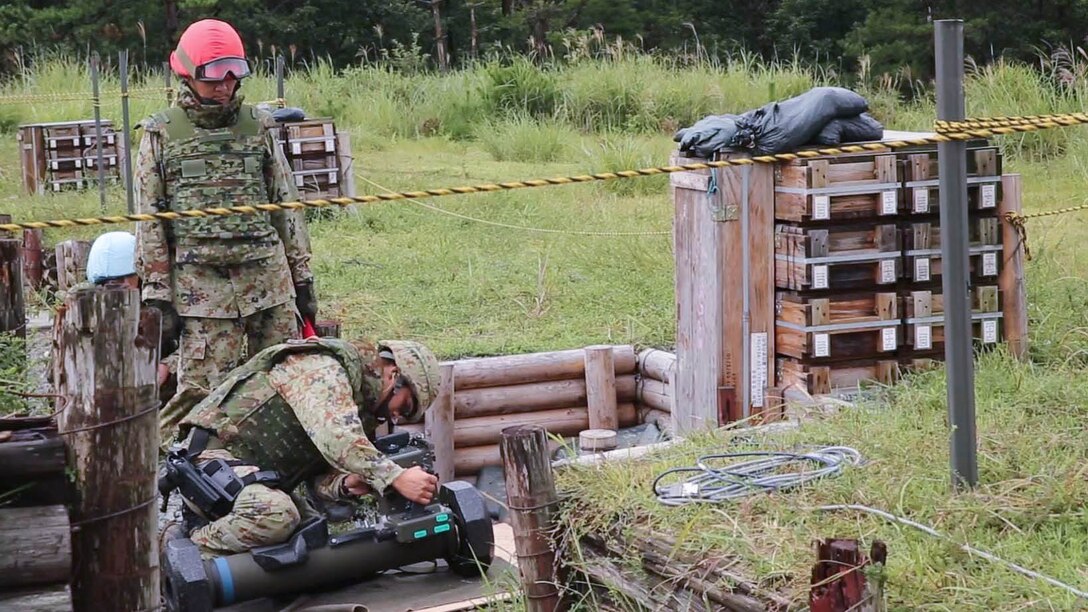 JGSDF, Marines shoot Anti-tank Missiles at Forest Light 16-1