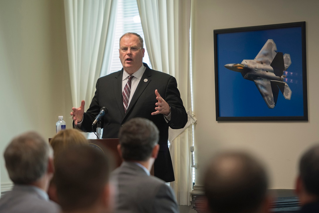 Deputy Defense Secretary Bob Work delivers remarks during the Combined Federal Campaign kickoff ceremony at the Pentagon, Sept. 15, 2015. DoD photo by U.S. Air Force Senior Master Sgt. Adrian Cadiz