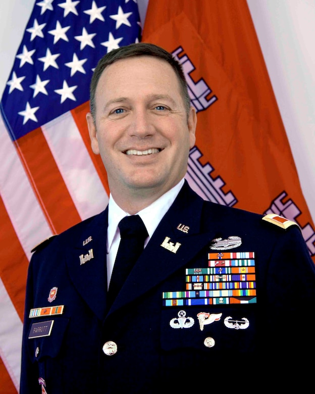 Official Portrait of COL Lee Parrott, Deputy Commander, North Atlantic Division, U.S. Army Corps of Engineers.