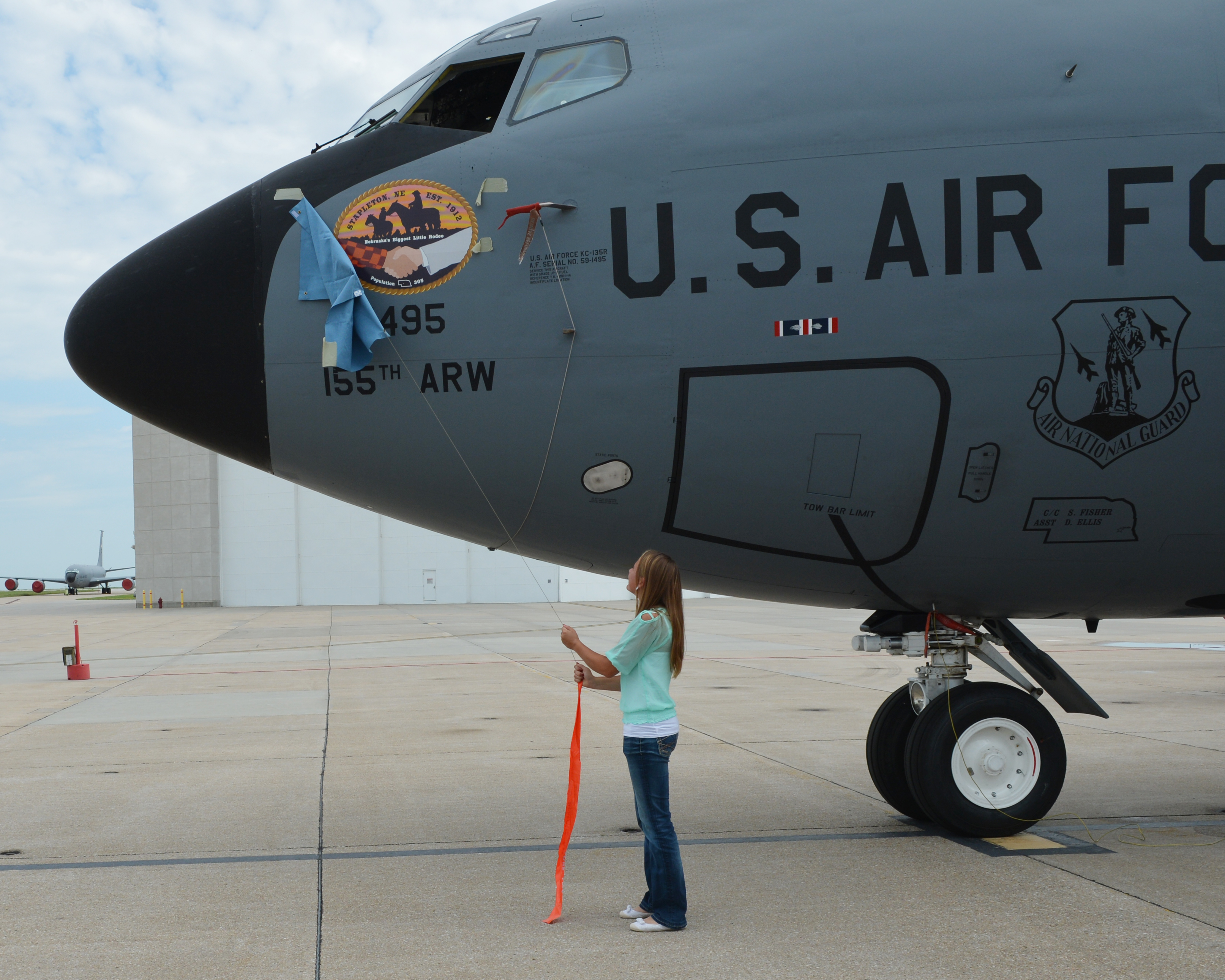 STAPLETON SENIOR UNVEILS NOSE ART > 155th Air Refueling Wing