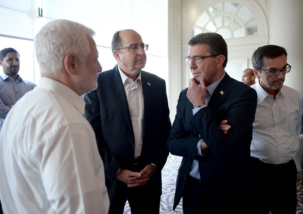 Defense Secretary Ash Carter and Israel’s Minister of Defense Moshe Yaalon speak before a dinner meeting in Tel Aviv, July 20, 2015. DoD photo by U.S. Army Sgt. 1st Class Clydell Kinchen