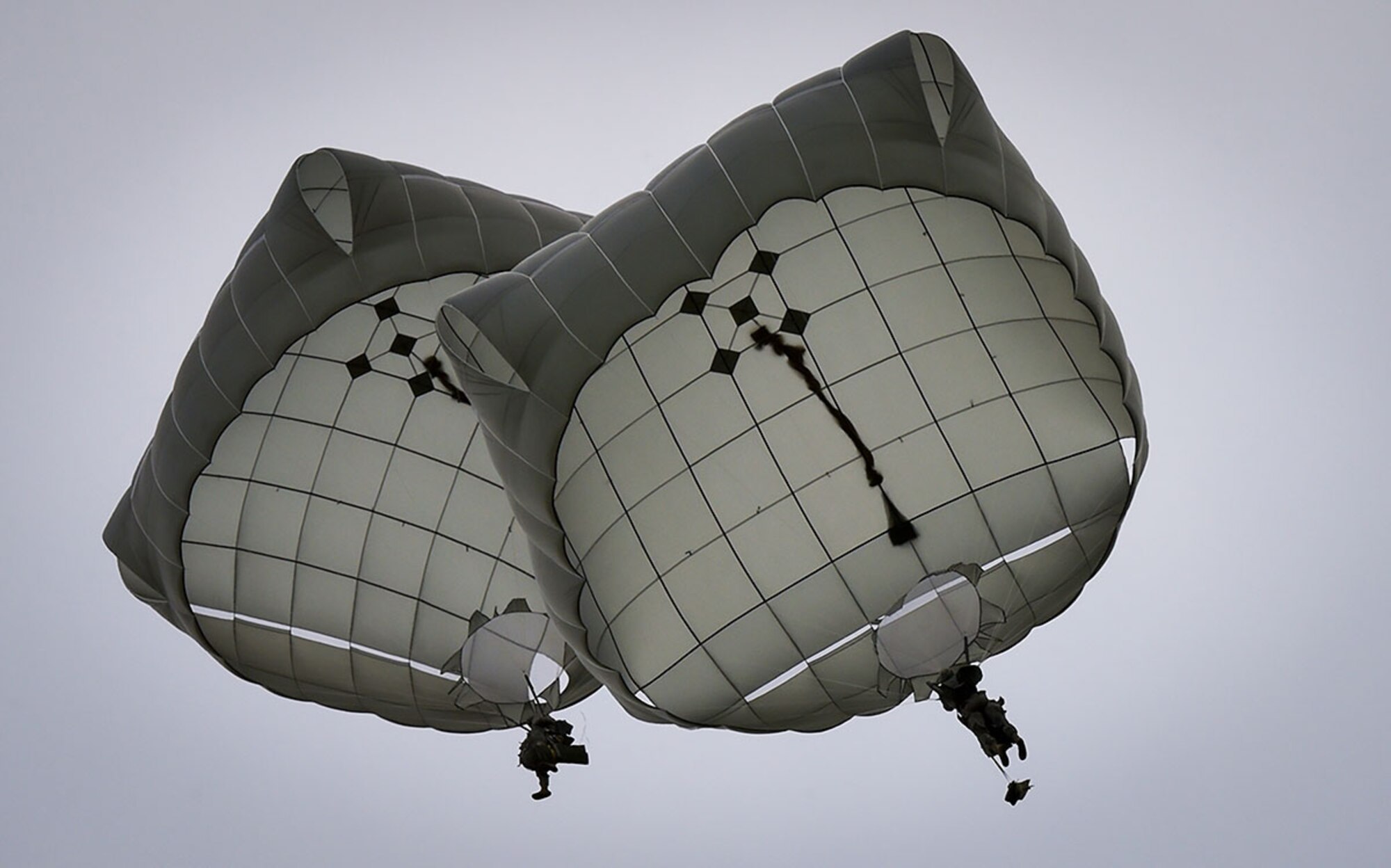 Soldiers assigned to U.S. Army Alaska conduct an airborne operation with USARAK Commanding General Army Maj. Gen. Bryan Owens from CH-47 Chinook helicopters over Malemute drop zone on Joint Base Elmendorf-Richardson, Alaska, Sept. 10, 2015.  USARAK is a central component to the Army’s rebalance to the Pacific, providing two fully mission-ready Brigade Combat Teams ready to position unit elements anywhere across the Pac-Rim within 18 hours notice, and is uniquely positioned within nine-hours flight time from 90 percent of the world’s most highly-populated regions. (U.S. Air Force photo/Justin Connaher)